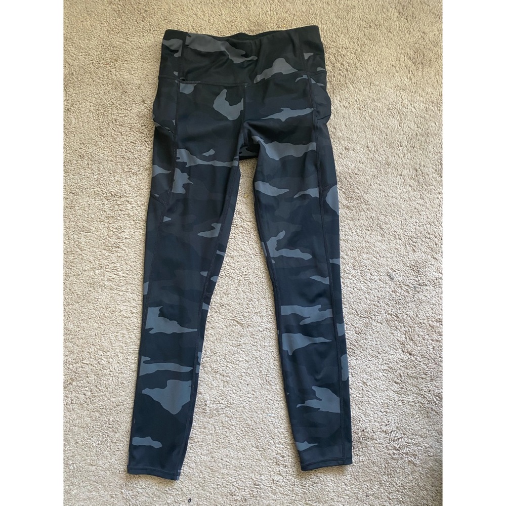Athleta Camo Leggings Contender 7/8 Tights